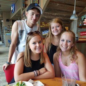 Meet your Posher, Hunter